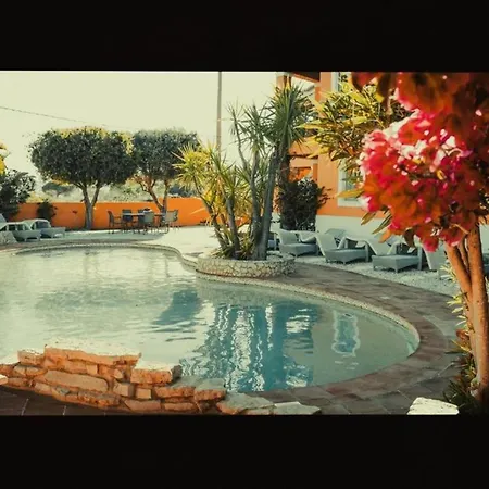 Apartment With Pool Meia Lagos *